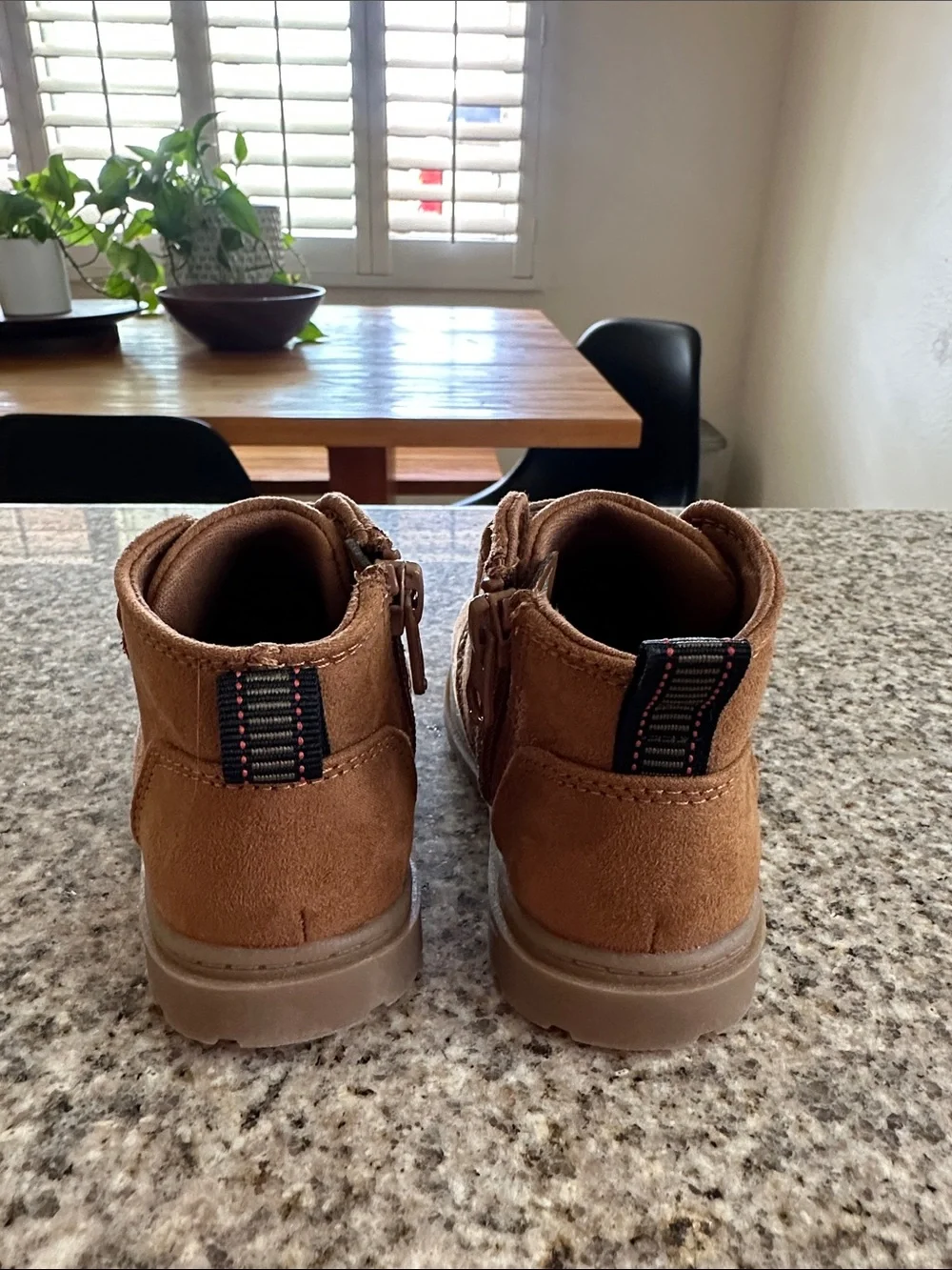 Cat & Jack Brown Suede Toddlers Ankle Boots with Hook-and-Loop Strap Size 5